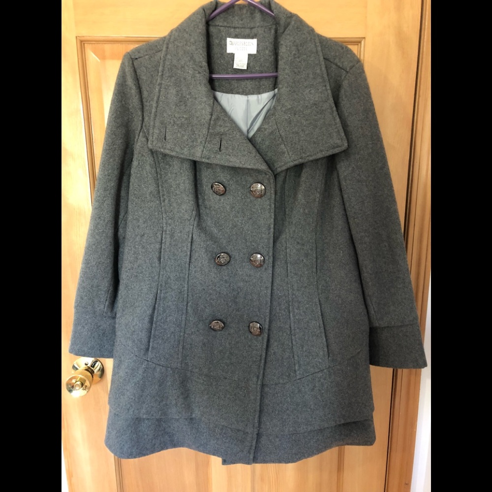 Gorgeous grey double breasted coat